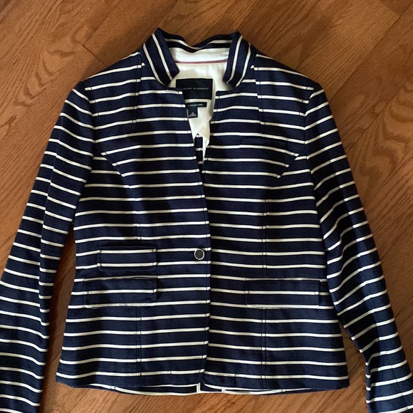 Banana Republic Tailored Blazer - Picture 7 of 15